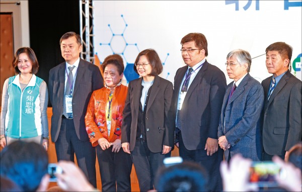 <人物專訪>生醫產業一姊王玉杯 用品質搶市場